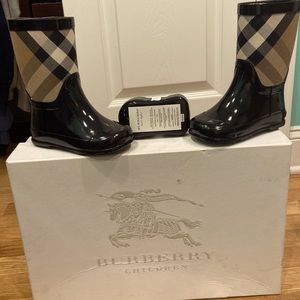 Burberry kids rain boots.